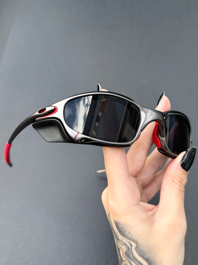 Juliet Polished Carbon Ducati Black Premium + Sideblinder