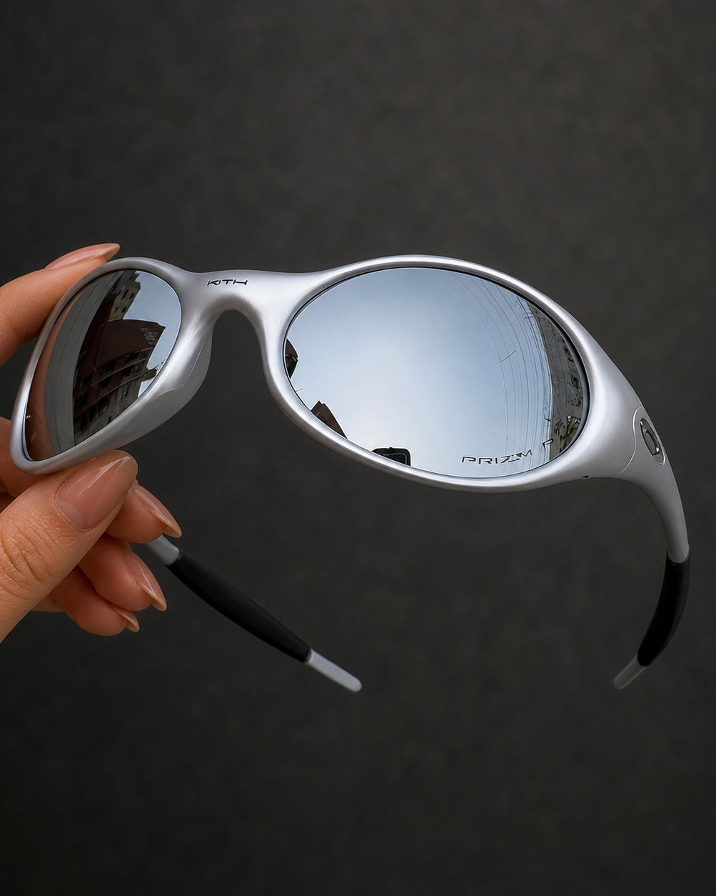 Eye Jacket K. Silver Liquid Metal