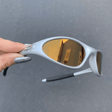 Minute Silver Gold Café