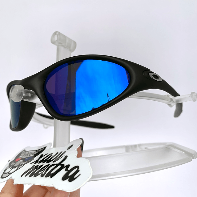 Minute Black Neon Blue