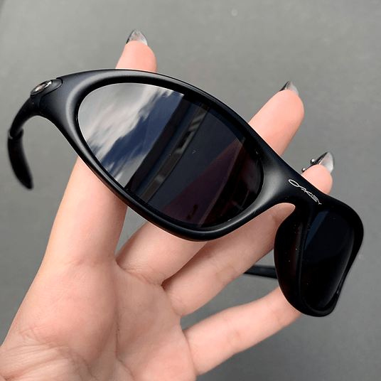 Minute All Black