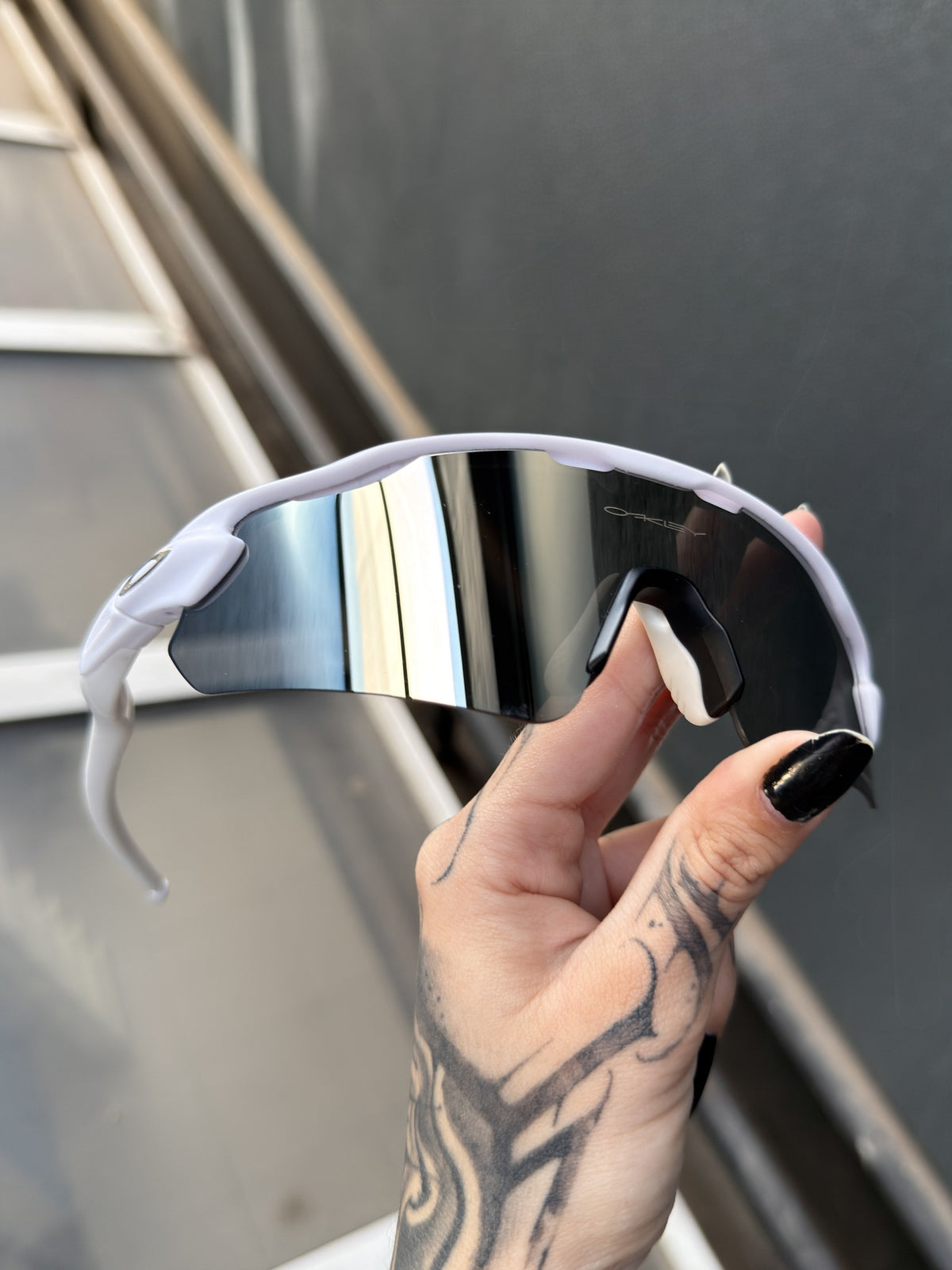 Radar Ev Path White Liquid Metal