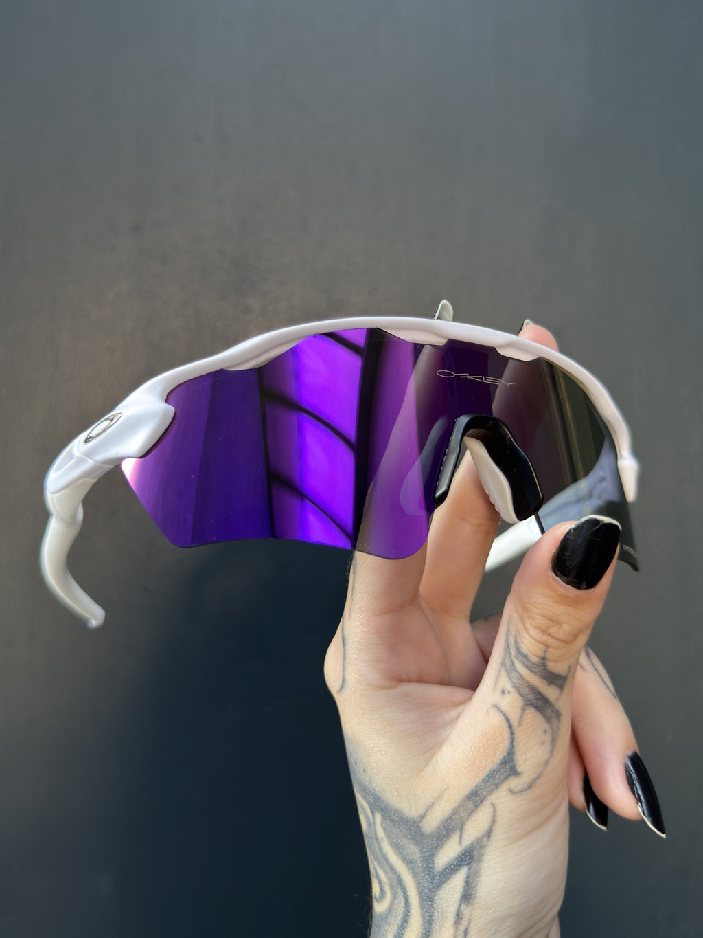 Radar Ev White Violet