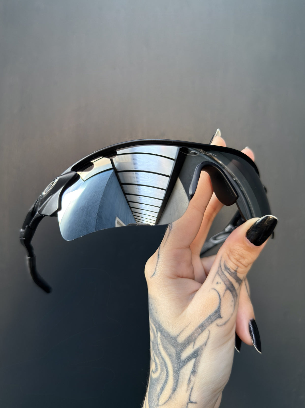 Radarlock Black Liquid Metal
