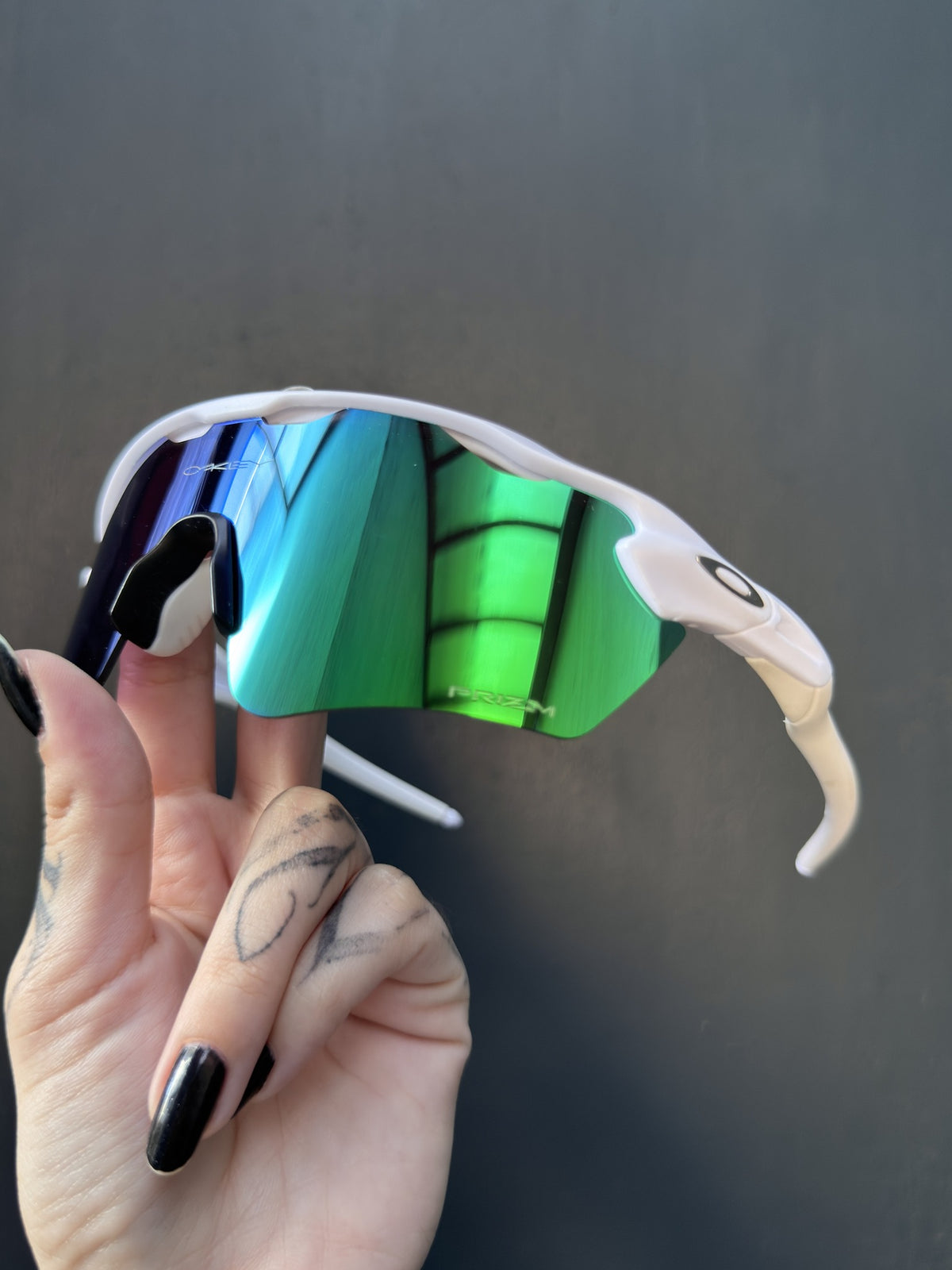 Radar Ev White Jade Iridium