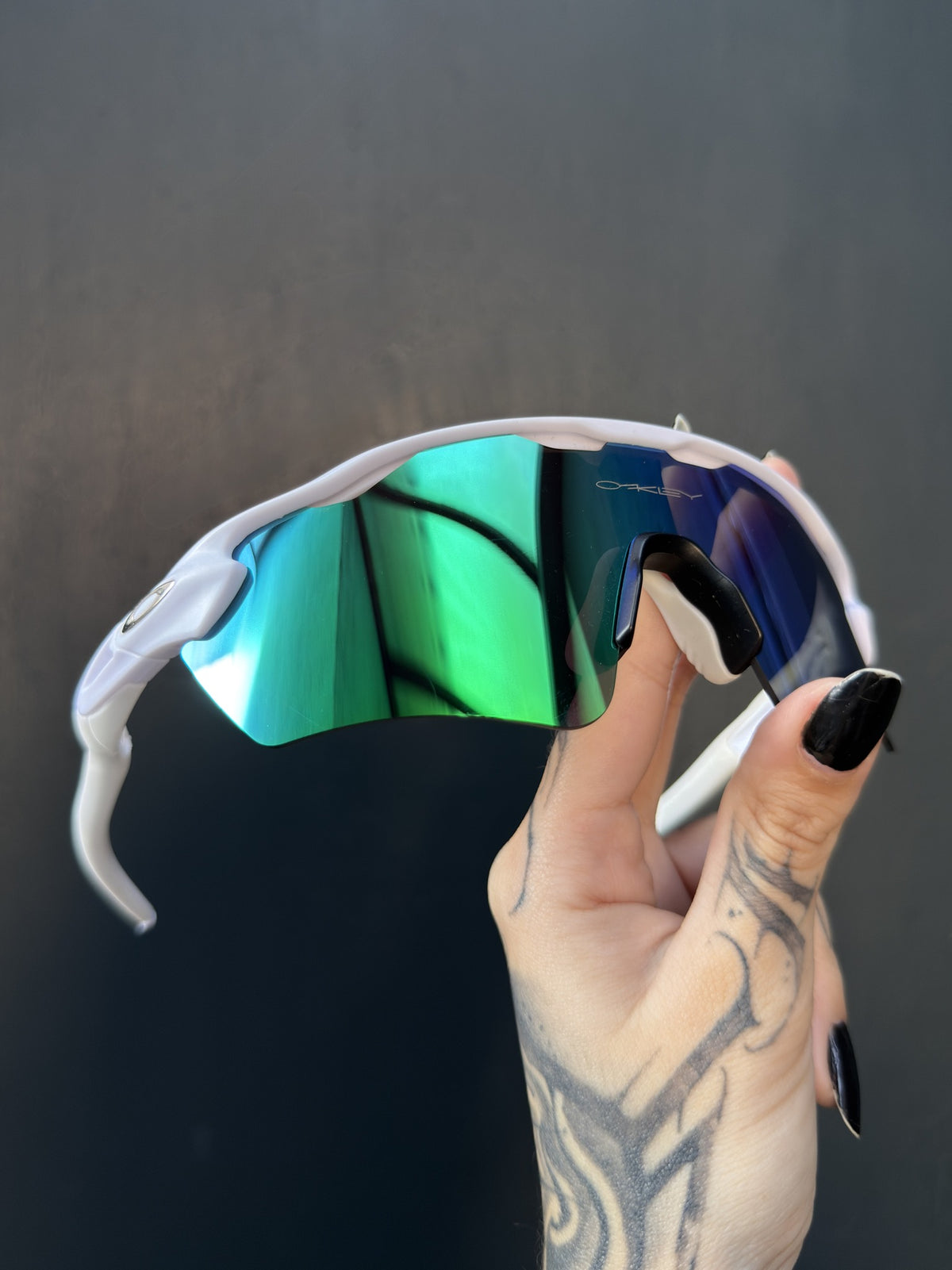 Radar Ev White Jade Iridium