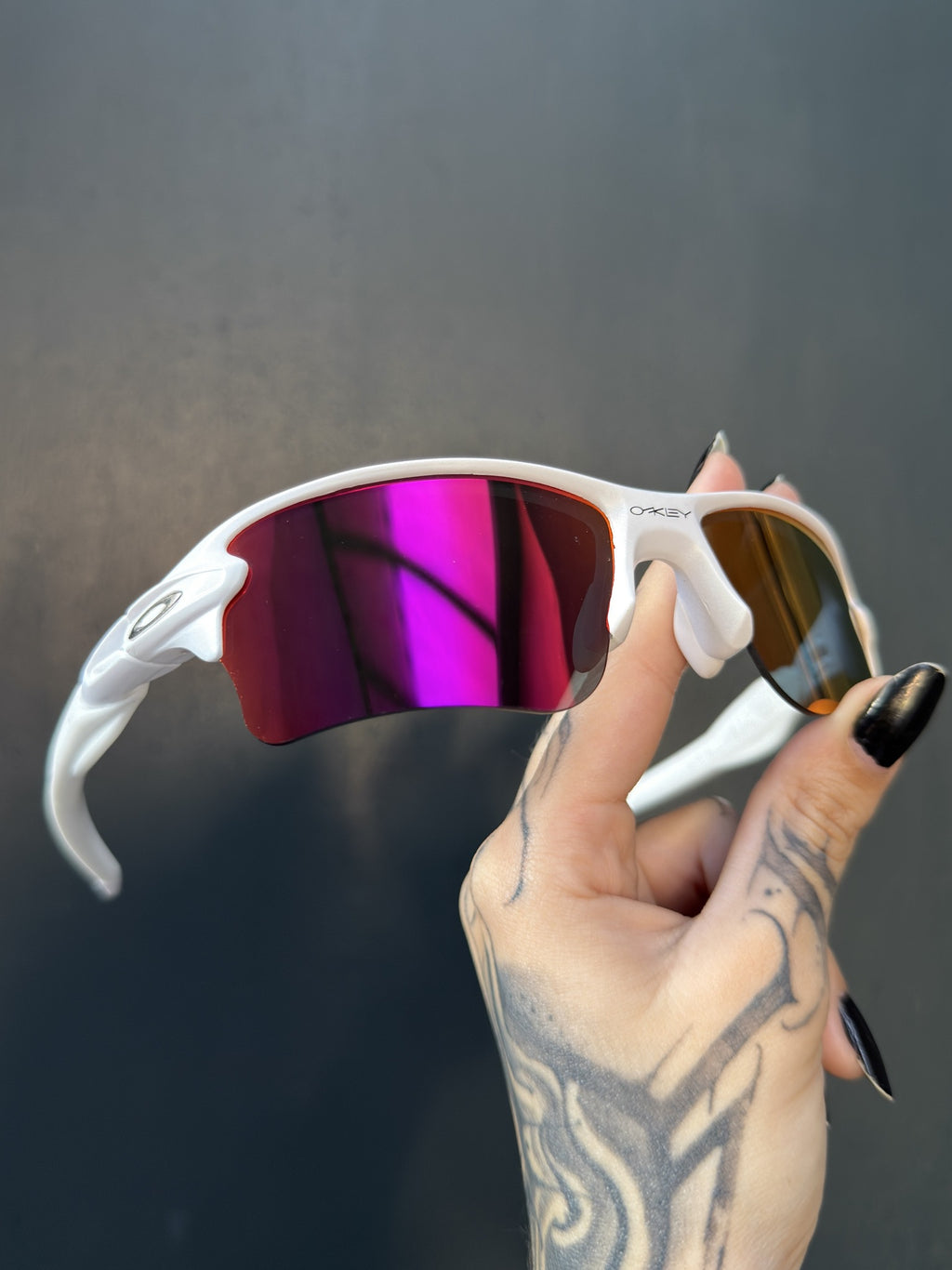 Flak 2.0 White Tanzanite