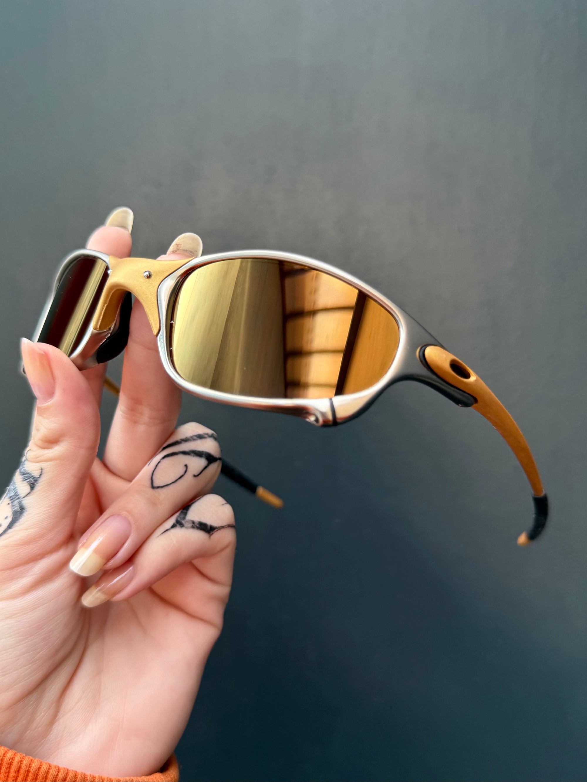 Juliet 24K Gold Café