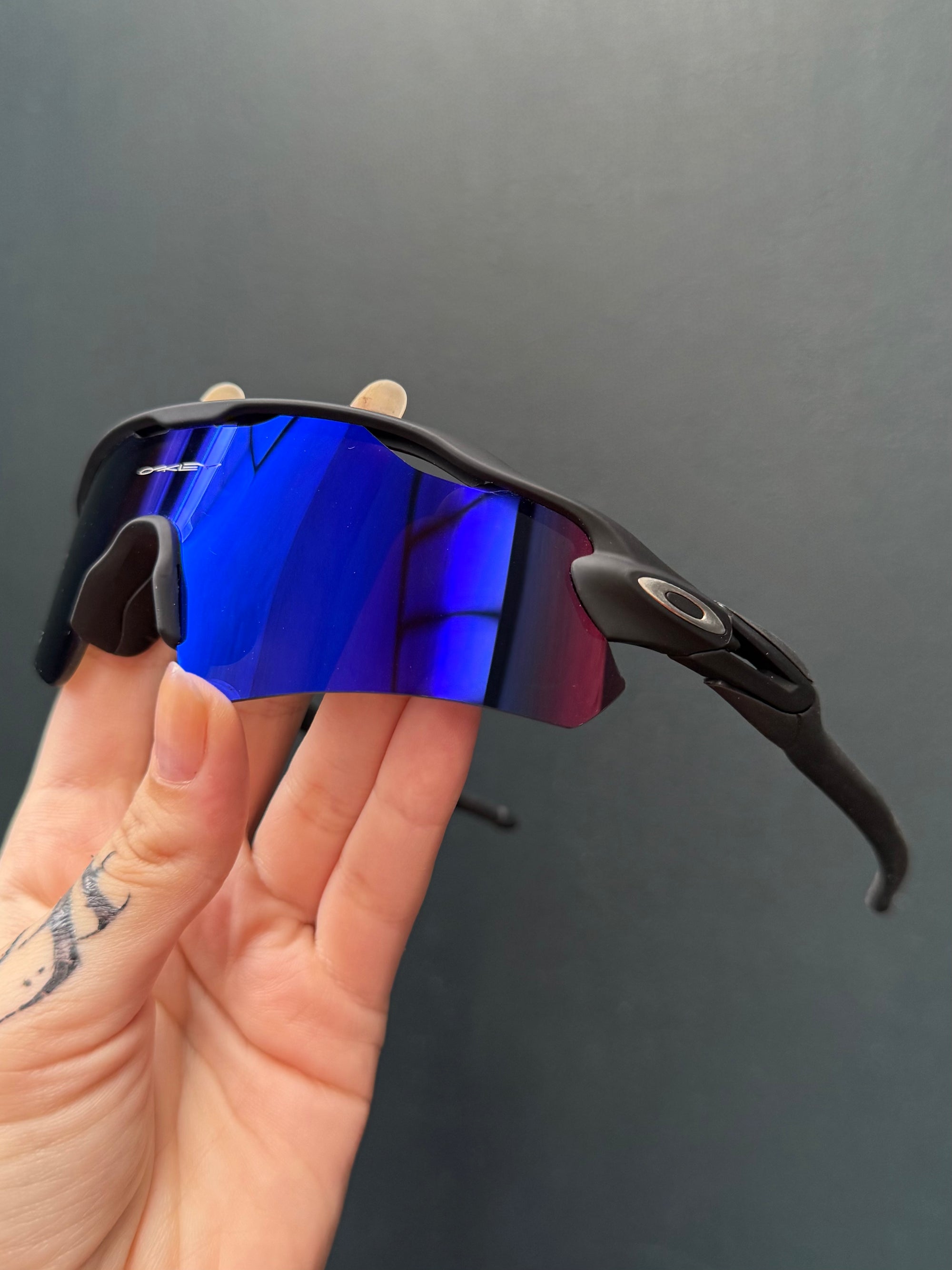 Radar Ev Path Neon Blue