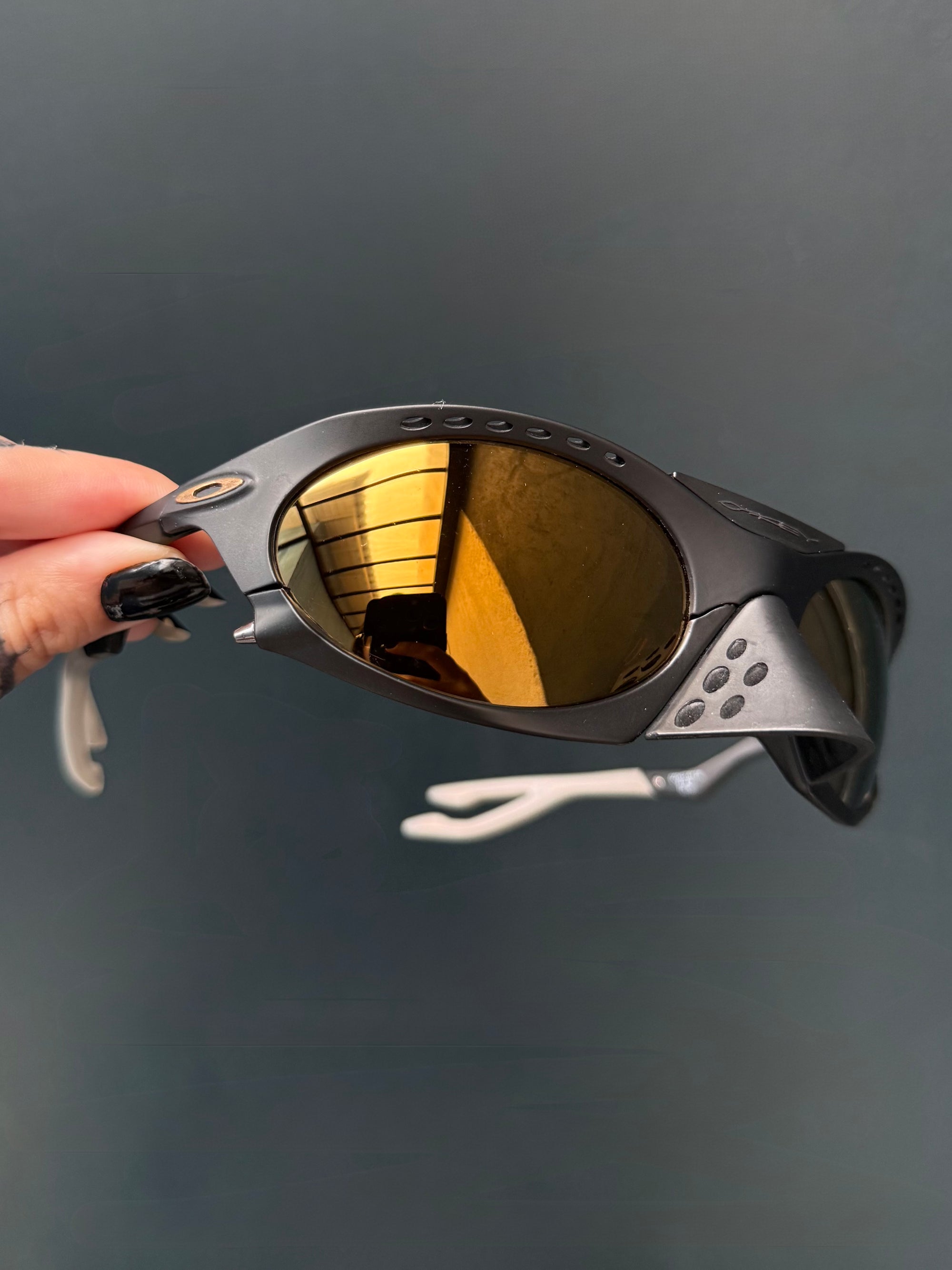 Plantaris Matte Black Gold Café Premium