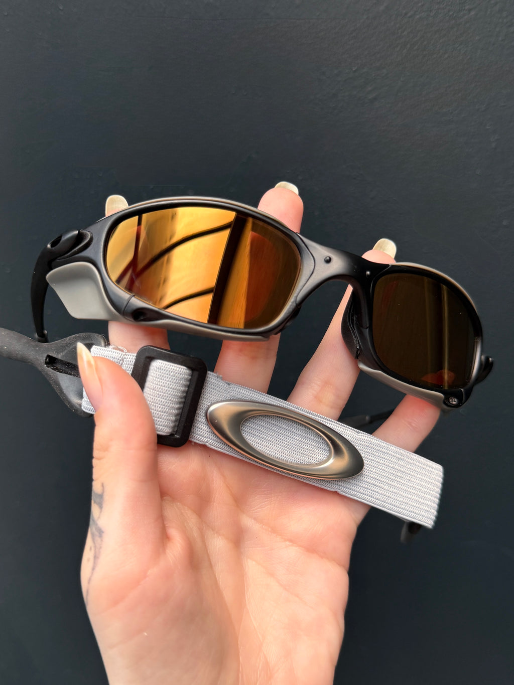 Juliet Carbon Gold Café + Sideblinder Cinza + Pega Ladrão Cinza