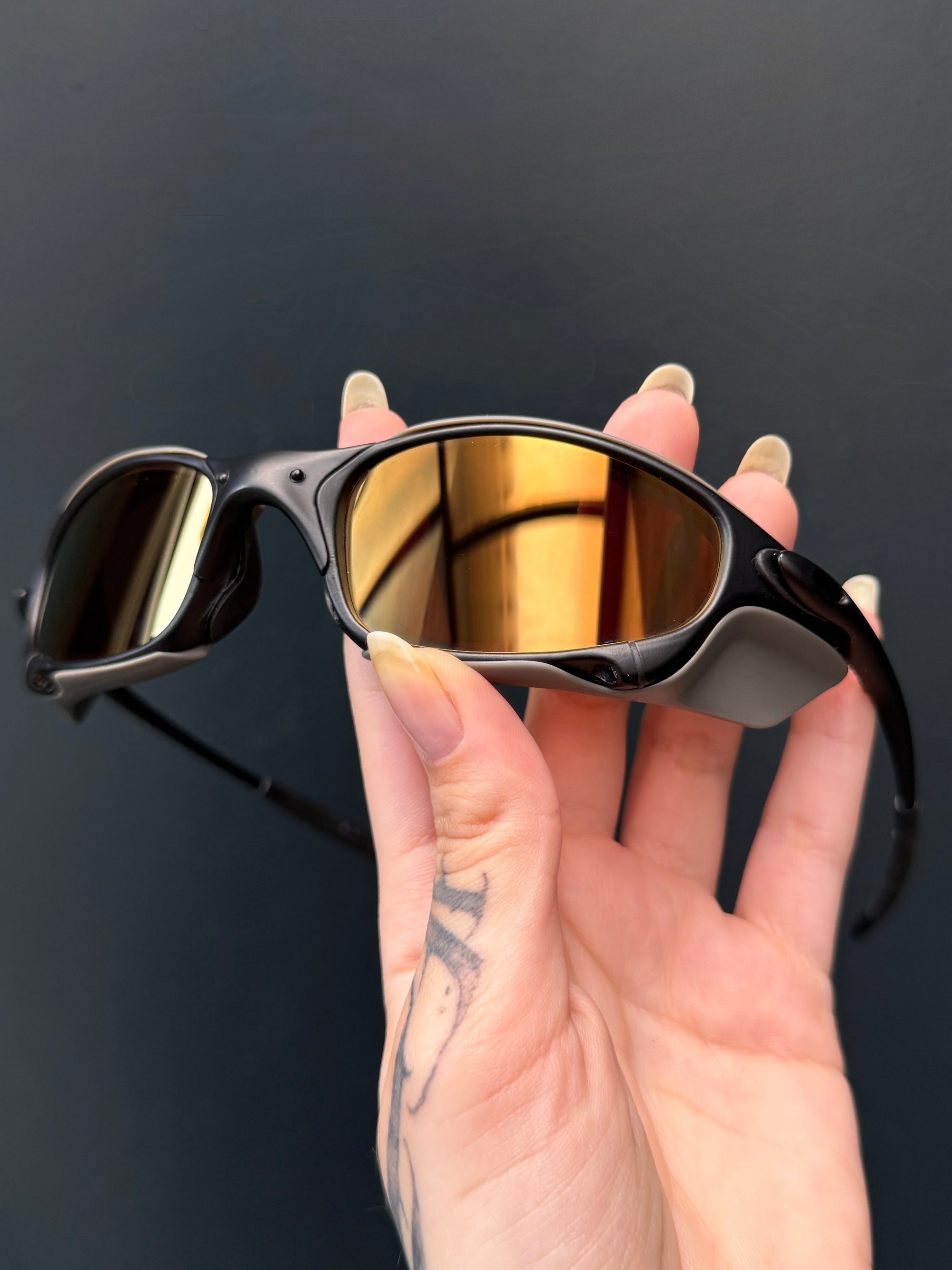 Juliet Carbon Gold Café + Sideblinder Cinza