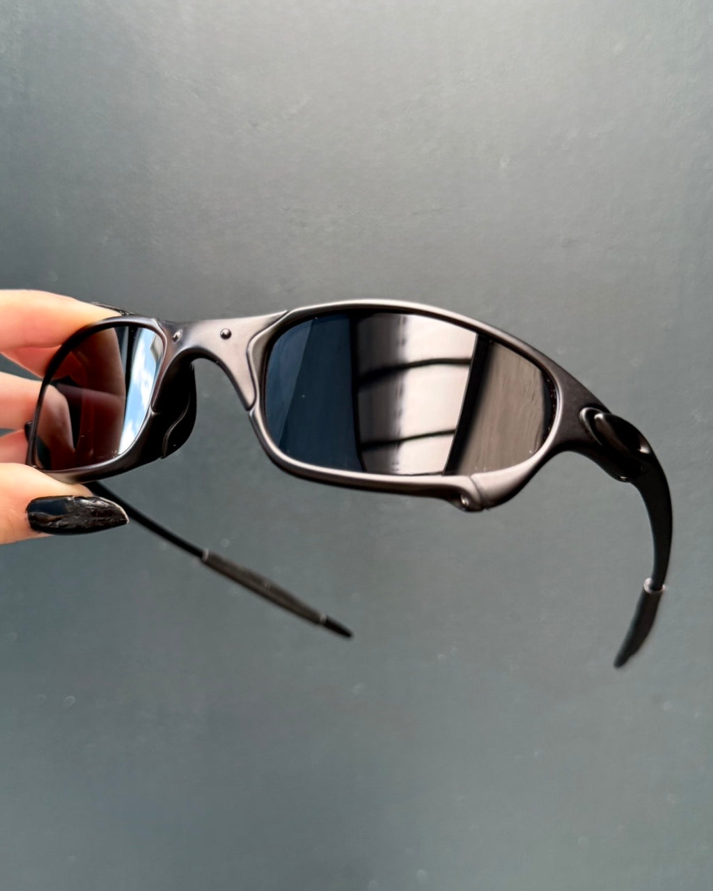 Juliet Carbon Black Iridium