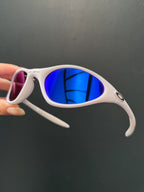 Minute White Neon Blue