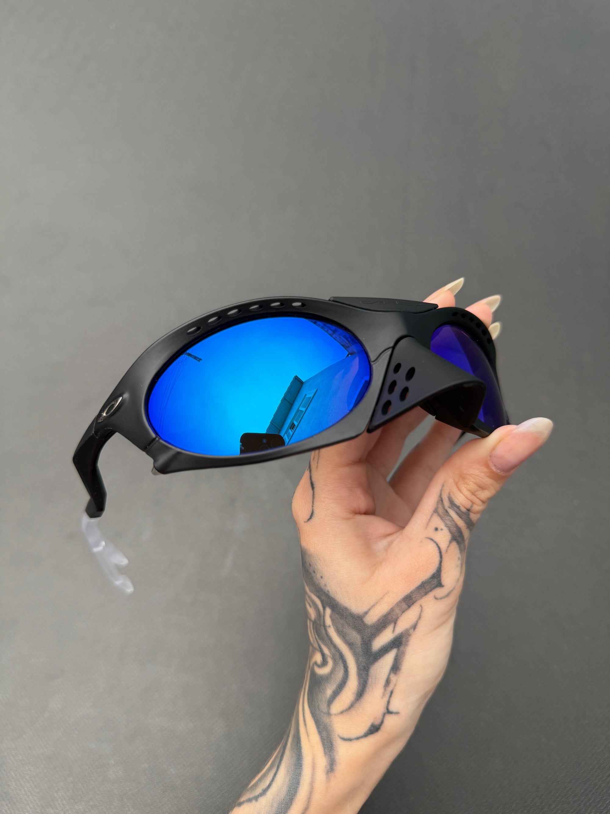 Plantaris Black Neon Blue
