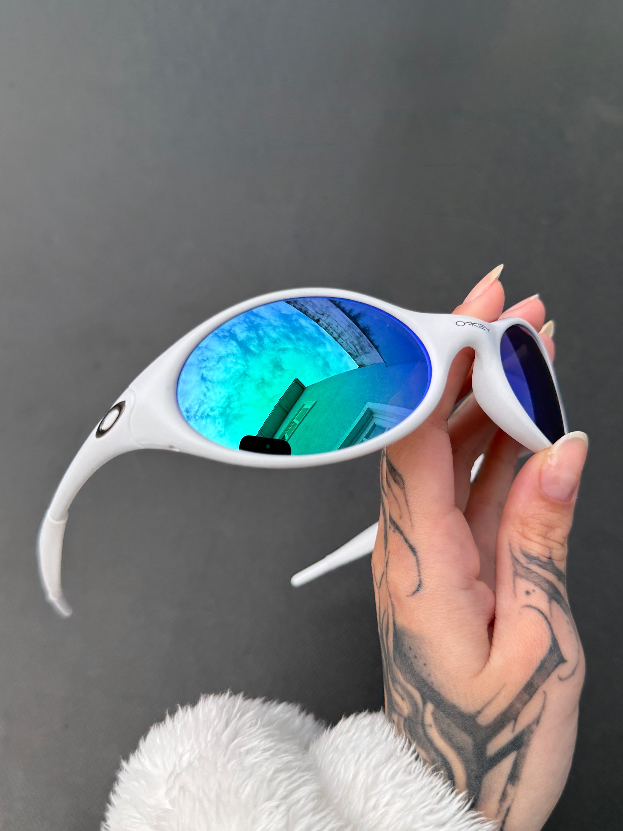 Eye Jacket White Jade Iridium